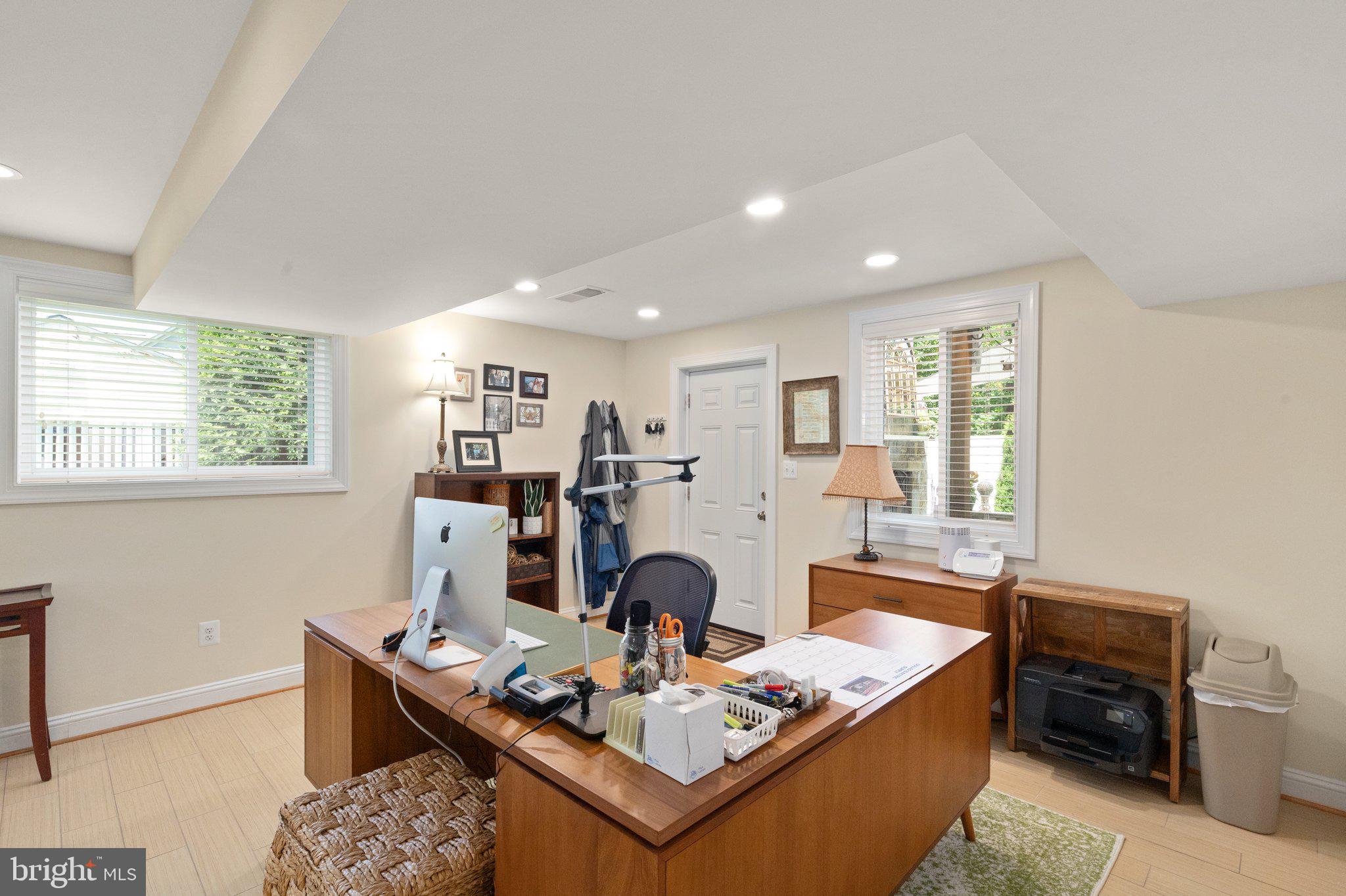 6501 Stoneham Road Bethesda, MD 20817 - Photo 22 of 43 Gallery Image 22