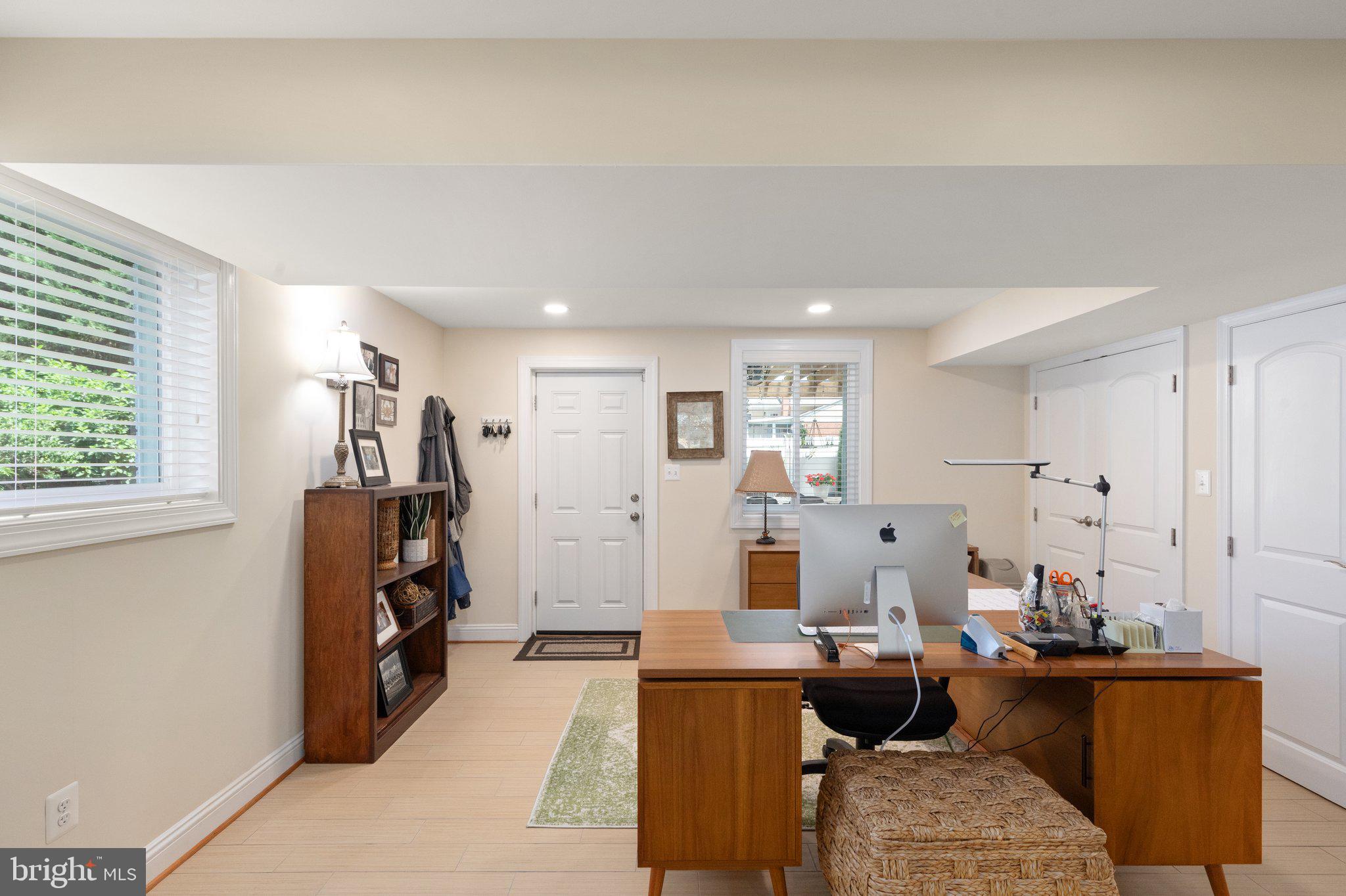 6501 Stoneham Road Bethesda, MD 20817 - Photo 24 of 43 Gallery Image 24