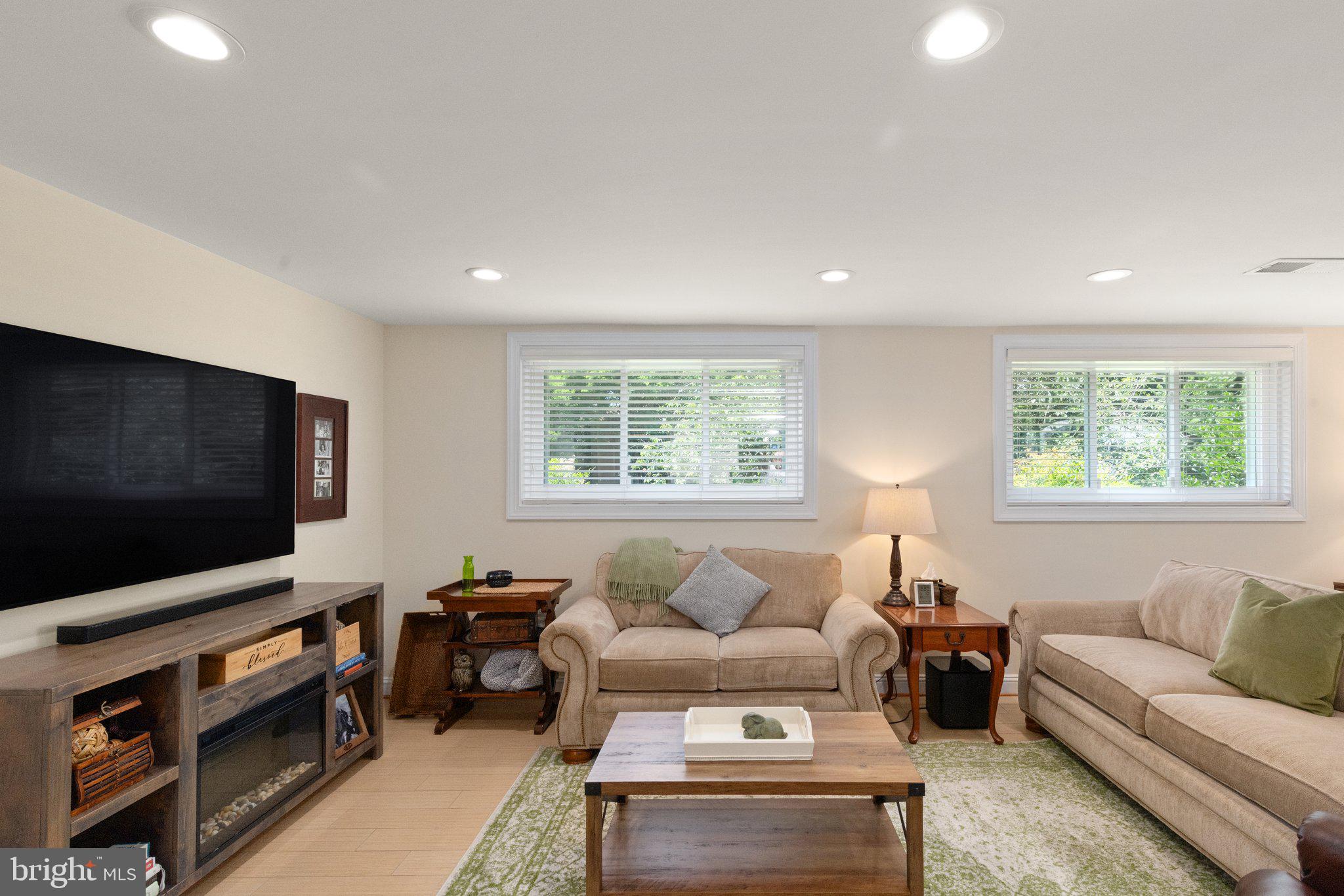 6501 Stoneham Road Bethesda, MD 20817 - Photo 25 of 43 Gallery Image 25