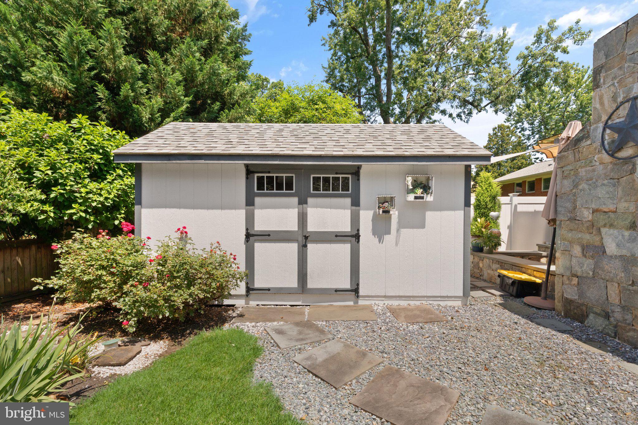 6501 Stoneham Road Bethesda, MD 20817 - Photo 36 of 43 Gallery Image 36