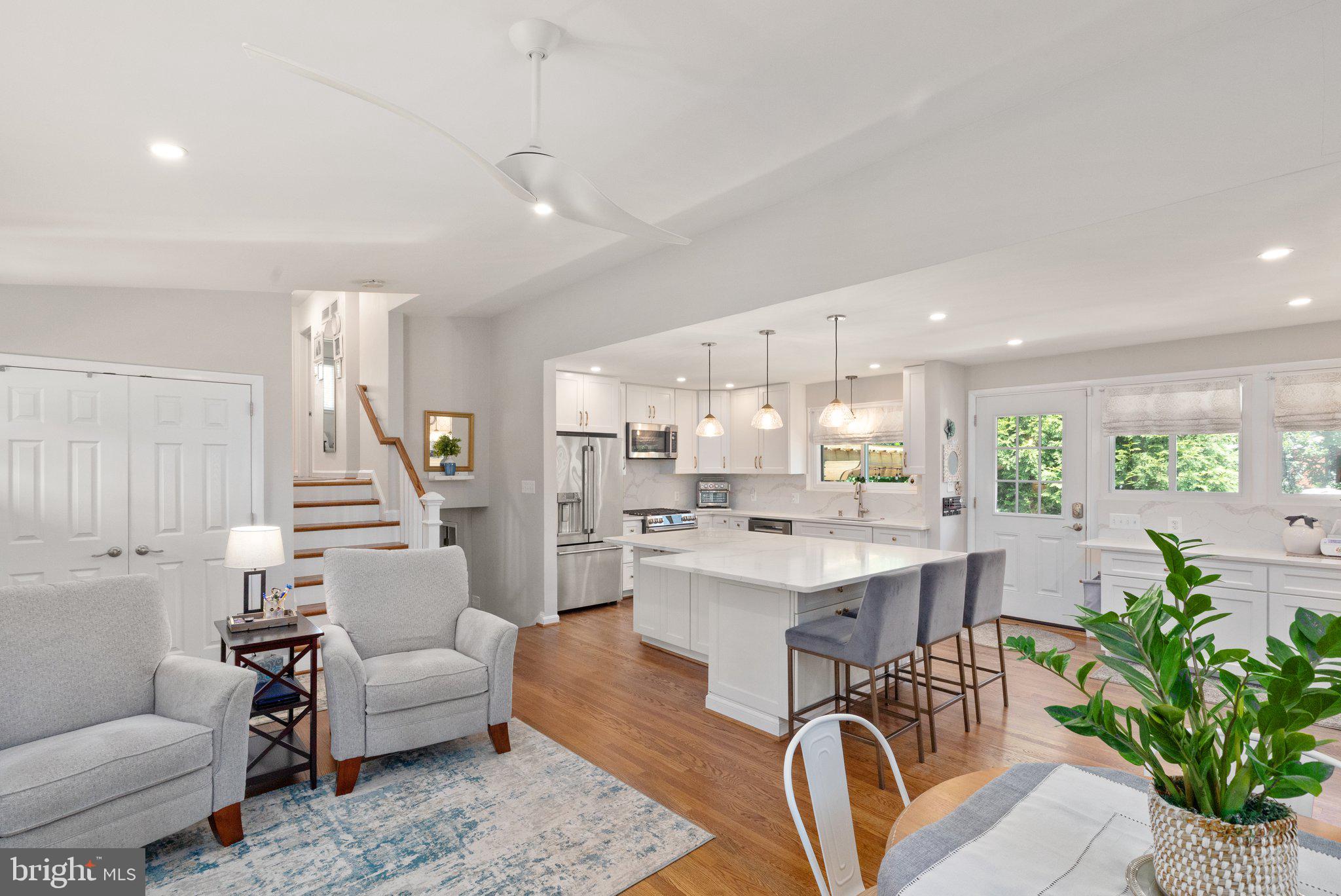 6501 Stoneham Road Bethesda, MD 20817 - Photo 6 of 43 Gallery Image 6