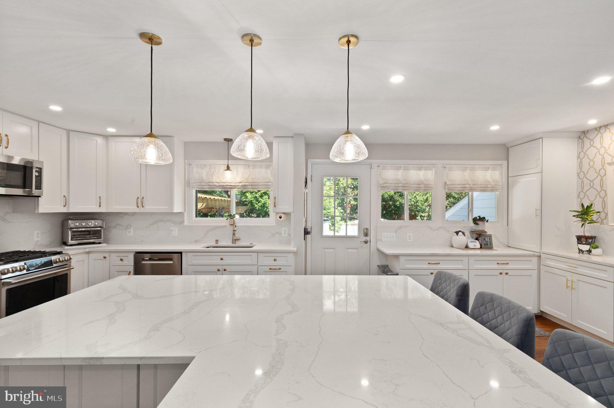 6501 Stoneham Road Bethesda, MD 20817 - Photo 7 of 43 Gallery Image 7