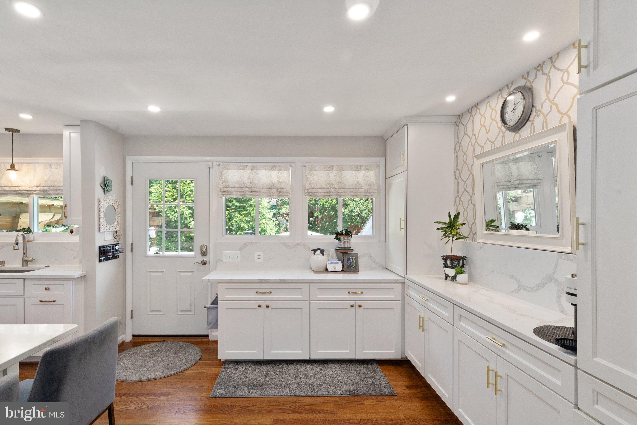 6501 Stoneham Road Bethesda, MD 20817 - Photo 8 of 43 Gallery Image 8