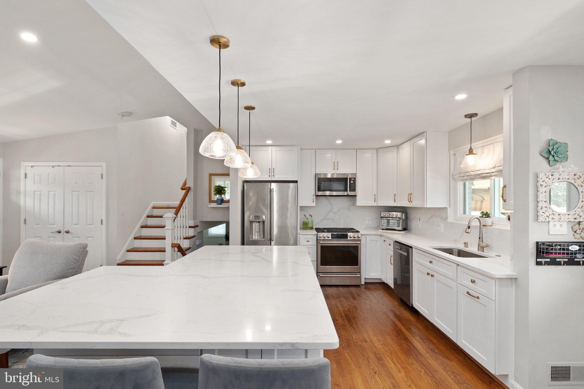 6501 Stoneham Road Bethesda, MD 20817 - Photo 10 of 43 Gallery Image 10