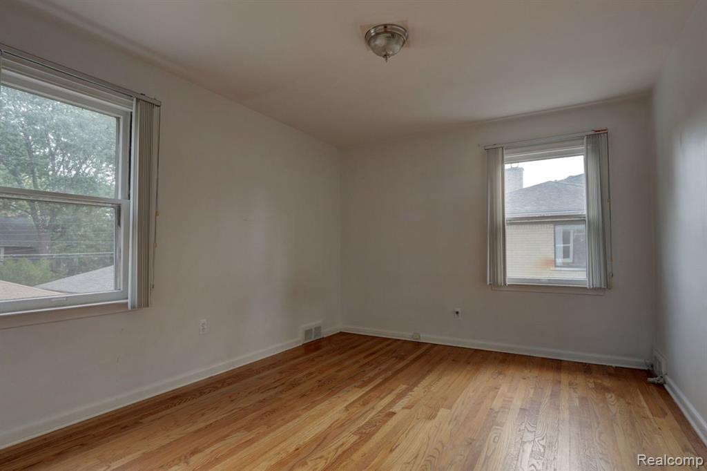 916 Harcourt Road Grosse Pointe, MI 48230 - Photo 17 of 28