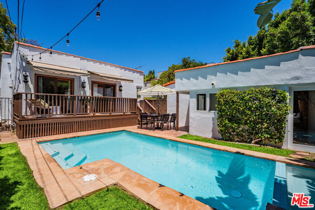9044 Lloyd Place West Hollywood, CA 90069 - Photo 31 of 35 a view of a house with swimming pool