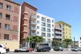 $1,046 | 950 South Harvard Boulevard, Los Angeles, CA 90006
