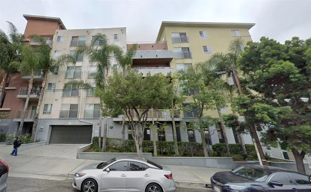 $1,046 | 950 South Harvard Boulevard, Los Angeles, CA 90006