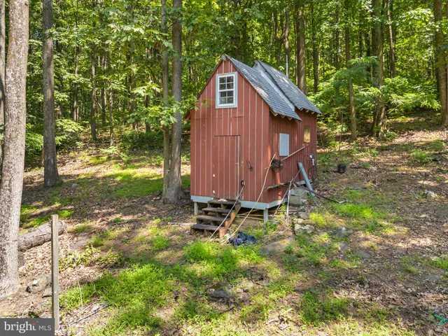 $368,000 | 247 Marsden Heights Road, Linden, VA 22642