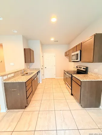 $1,750 | 11103 Belair Drive, Unit 101, San Antonio, TX 78213