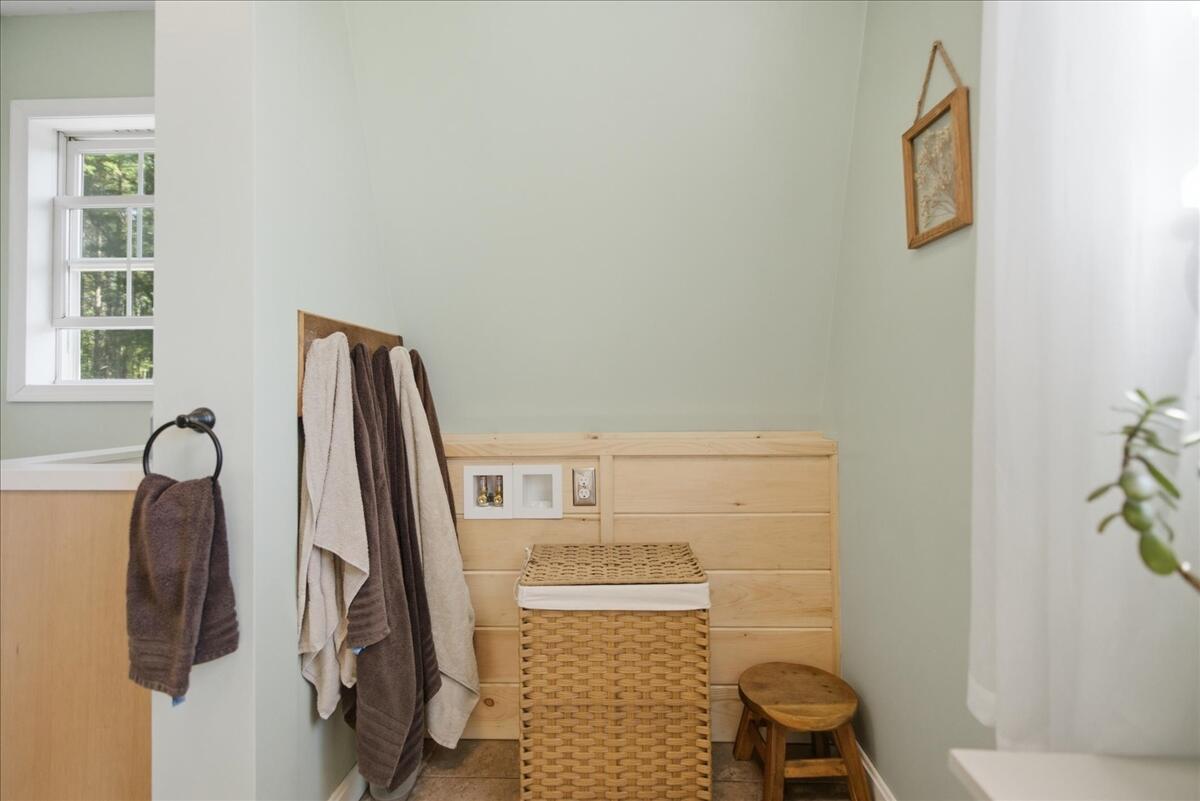 621 West Auburn Road Auburn, ME 04210 - Photo 61 of 89 Bathroom
