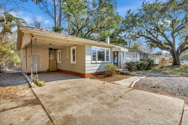 $1,795 | 848 Savage Road, Charleston, SC 29414