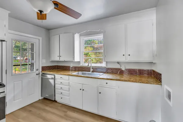 $1,795 | 848 Savage Road, Charleston, SC 29414