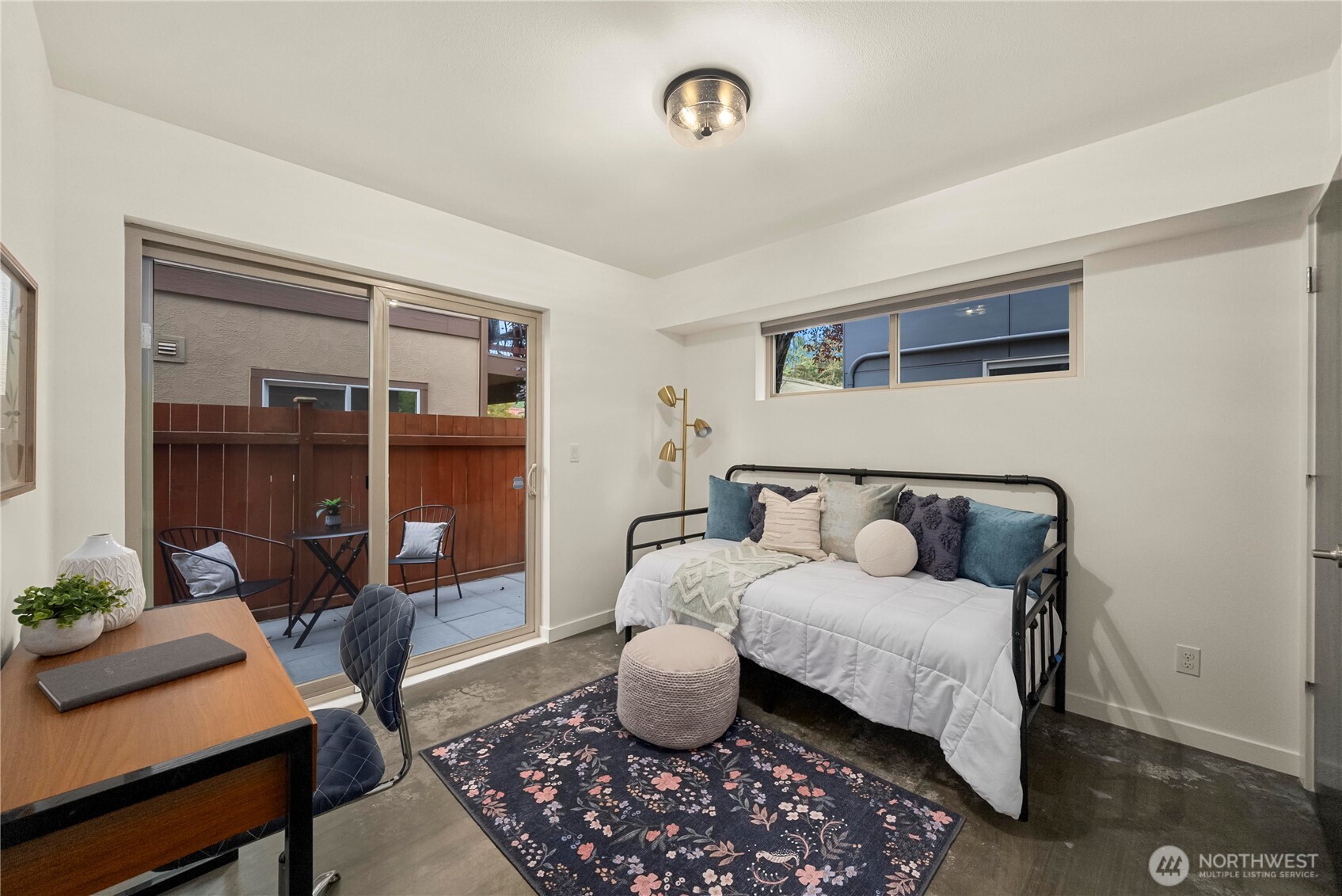 3951 Southwest Oregon Street Seattle, WA 98116 - Photo 6 of 33