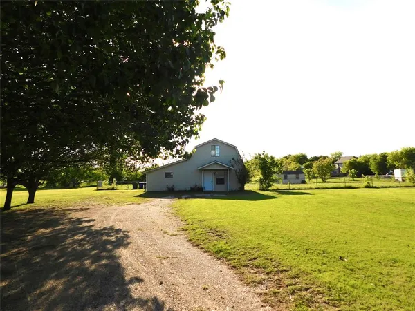 $233,000 | 31 Rogers Circle, Krum, TX 76249