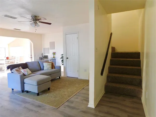 $233,000 | 31 Rogers Circle, Krum, TX 76249