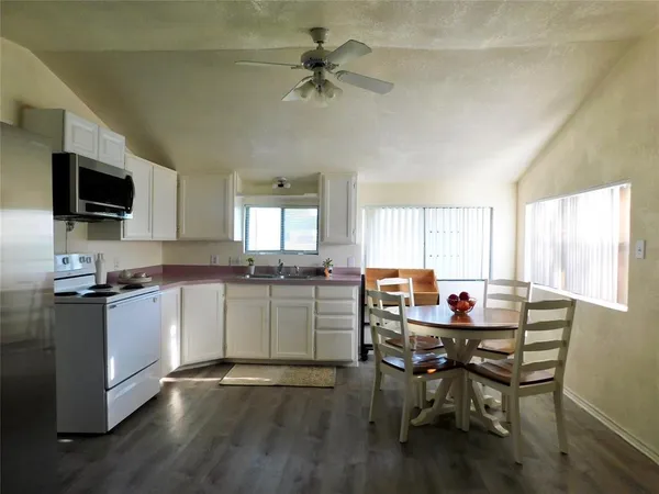 $233,000 | 31 Rogers Circle, Krum, TX 76249