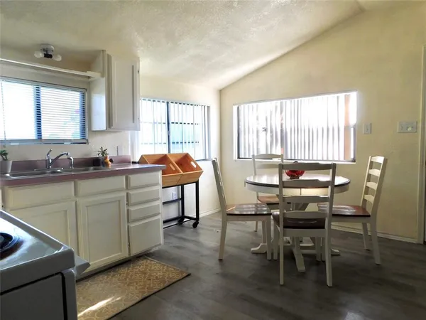 $233,000 | 31 Rogers Circle, Krum, TX 76249
