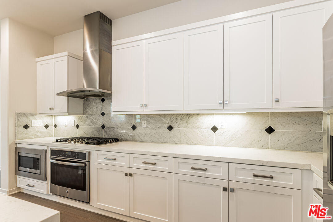 124 Stellar Irvine, CA 92618 - Photo 13 of 27