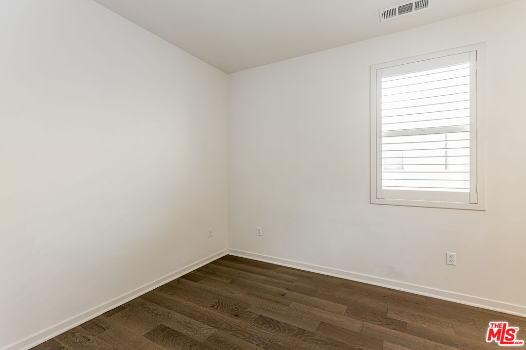 124 Stellar Irvine, CA 92618 - Photo 22 of 27