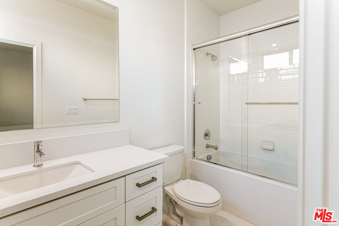 124 Stellar Irvine, CA 92618 - Photo 24 of 27