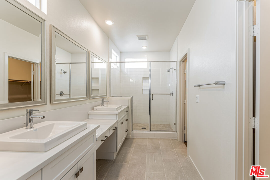 124 Stellar Irvine, CA 92618 - Photo 7 of 27