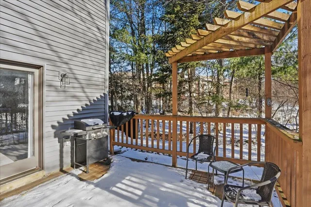 $389,000 | 10 Chelsea Circle, South Burlington, VT 05403