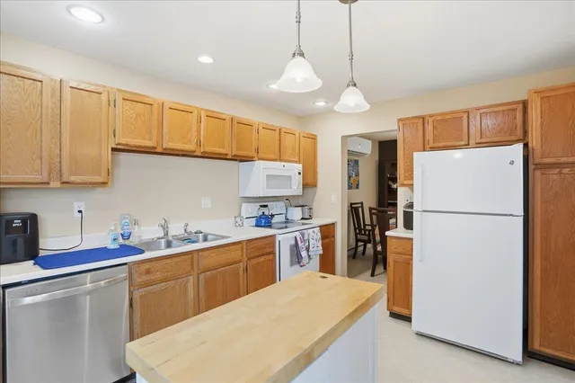 $389,000 | 10 Chelsea Circle, South Burlington, VT 05403