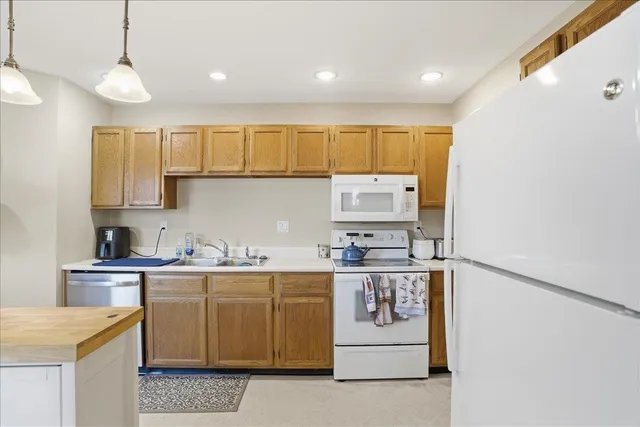 $389,000 | 10 Chelsea Circle, South Burlington, VT 05403