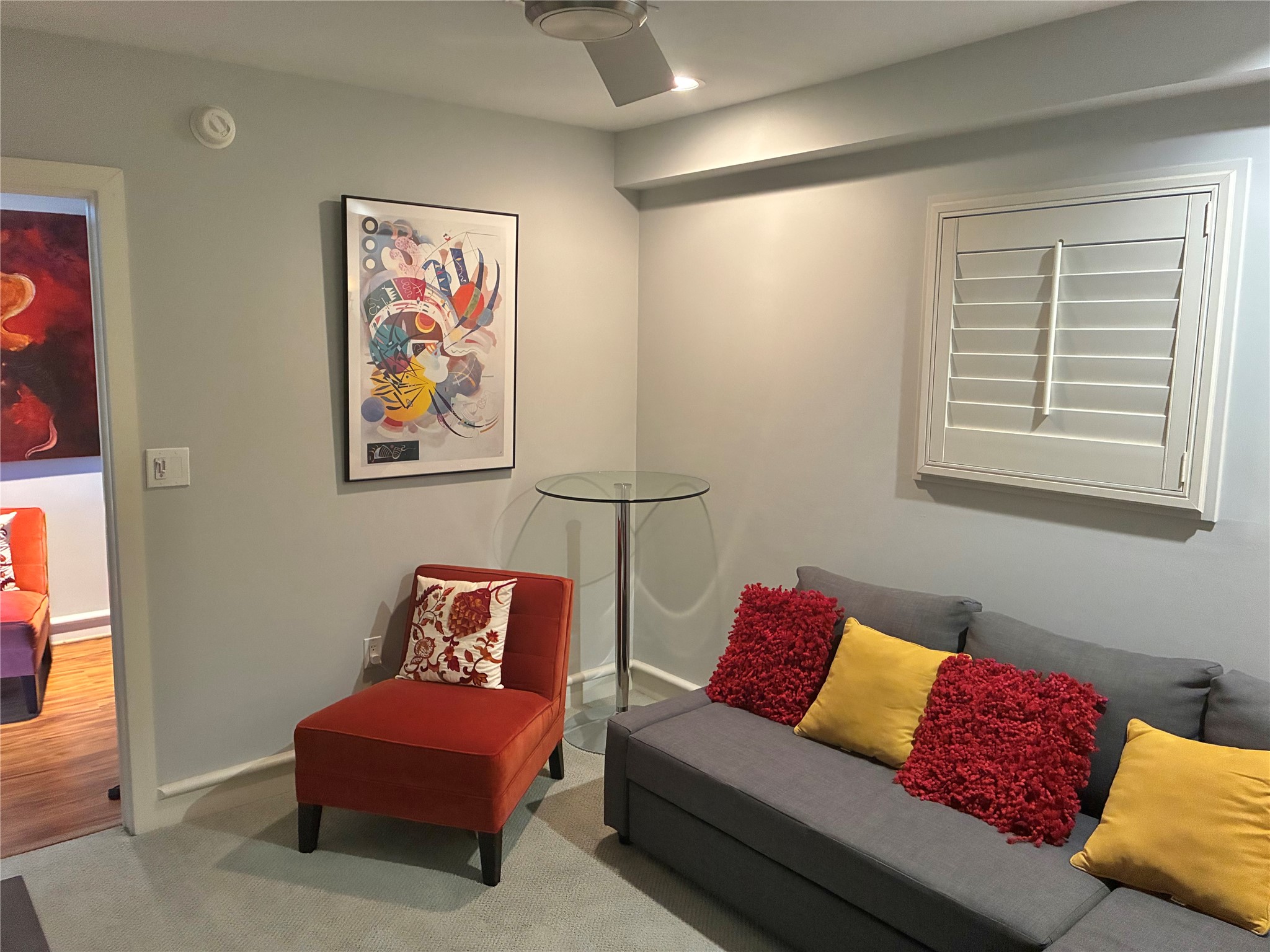 3311 Yupon Street, Unit 605 Houston, TX 77006 - Photo 7 of 16 1st floor bedroom/flex space