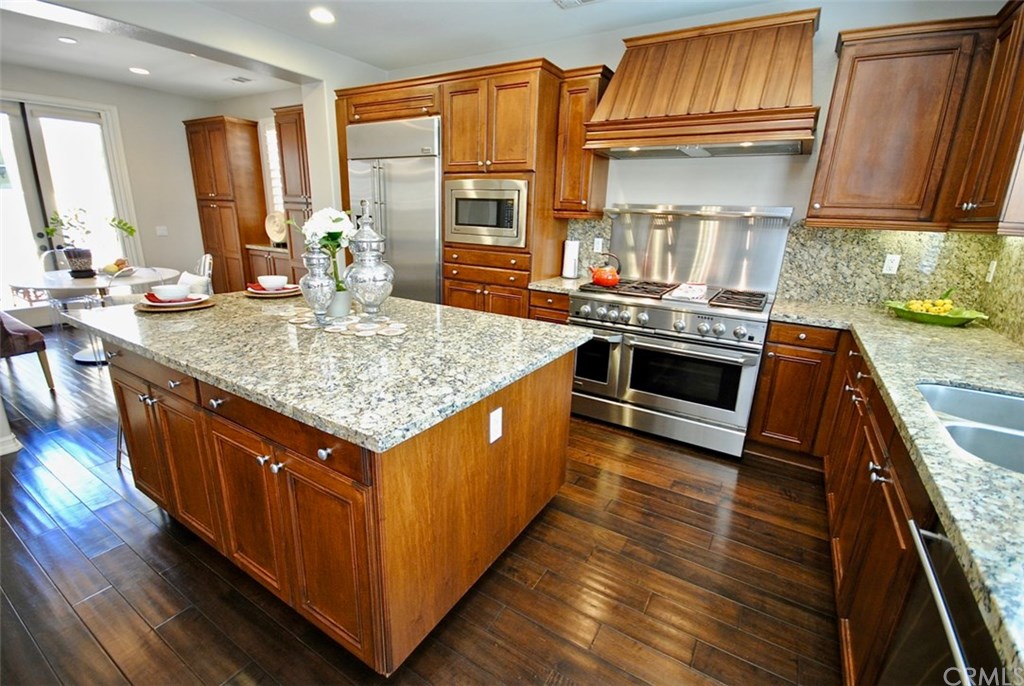 15530 Cardamon Way Tustin, CA 92782 - Photo 6 of 50 Gourmet Chef's Dream Kitchen