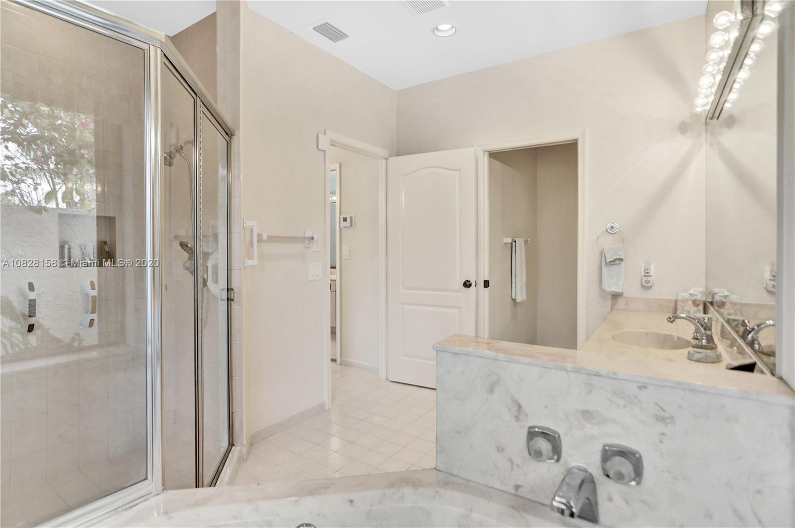 390 Alexandra Circle Weston, FL 33326 - Photo 17 of 71