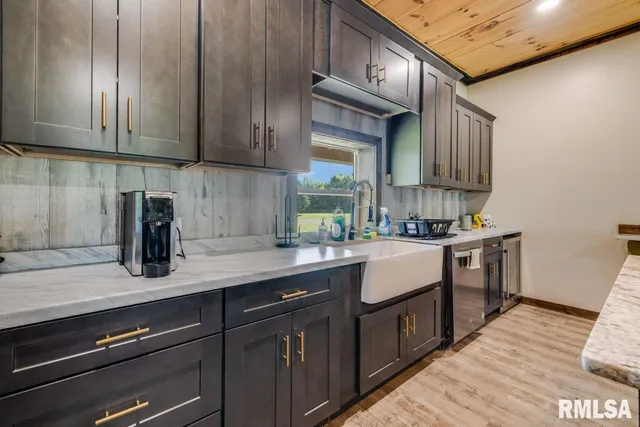 $1,475,000 | 1501 Duncan Road, Stonefort, IL 62987