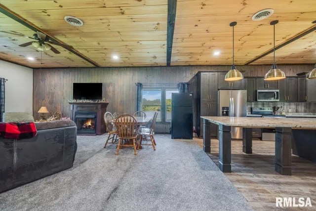 $1,475,000 | 1501 Duncan Road, Stonefort, IL 62987