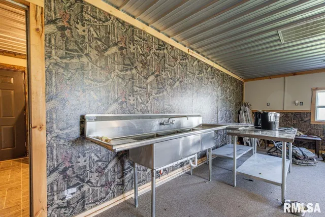 $1,475,000 | 1501 Duncan Road, Stonefort, IL 62987