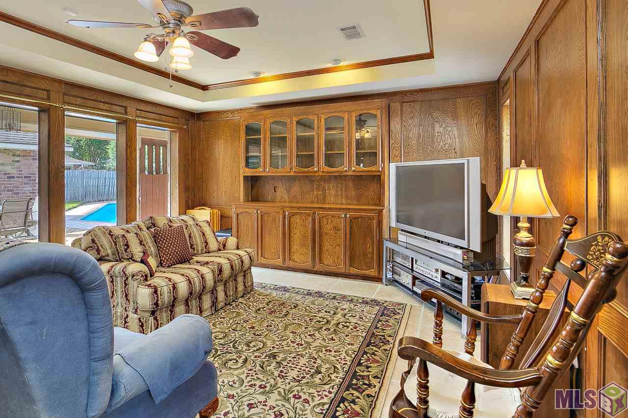 12345 Cardeza Avenue Baton Rouge, LA 70816 - Photo 13 of 20 Additional Den/Study!