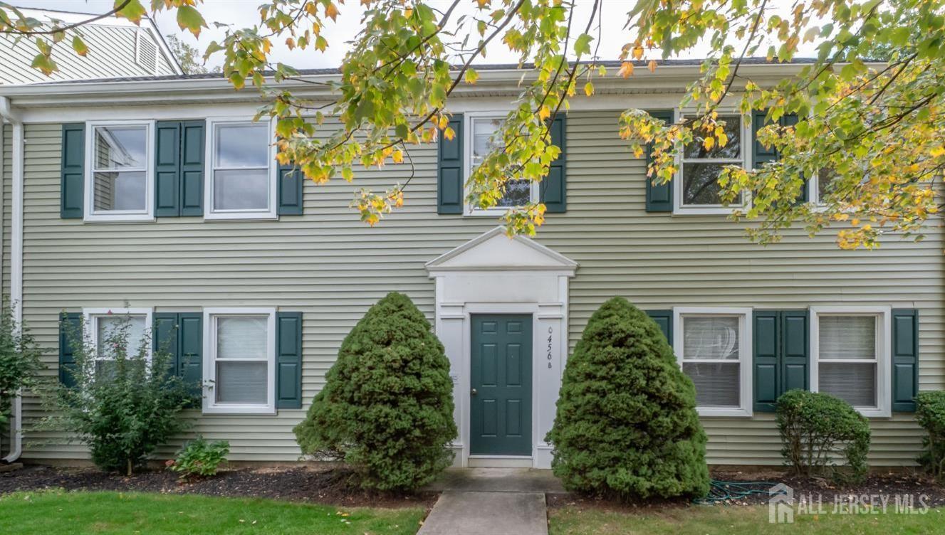 456 N Roxbury Lane Monroe Township, NJ 08831 - Photo 1 of 13