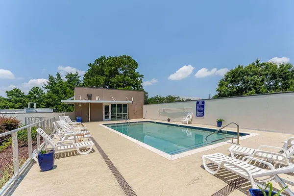$2,100 | 900 Bartholomew Street, Unit 319, New Orleans, LA 70117