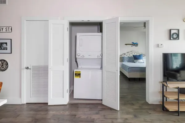 $2,100 | 900 Bartholomew Street, Unit 319, New Orleans, LA 70117