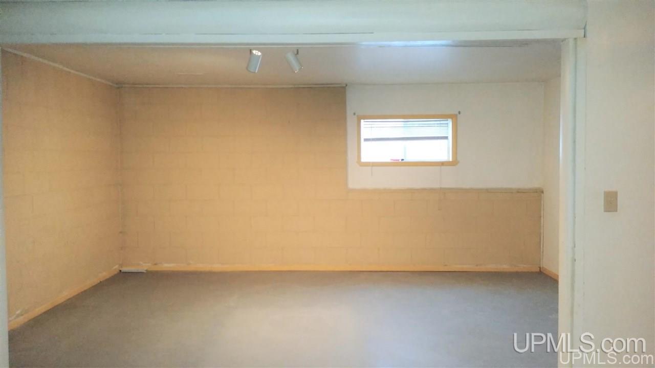 6685 65 Road Gladstone, MI 49837 - Photo 25 of 31