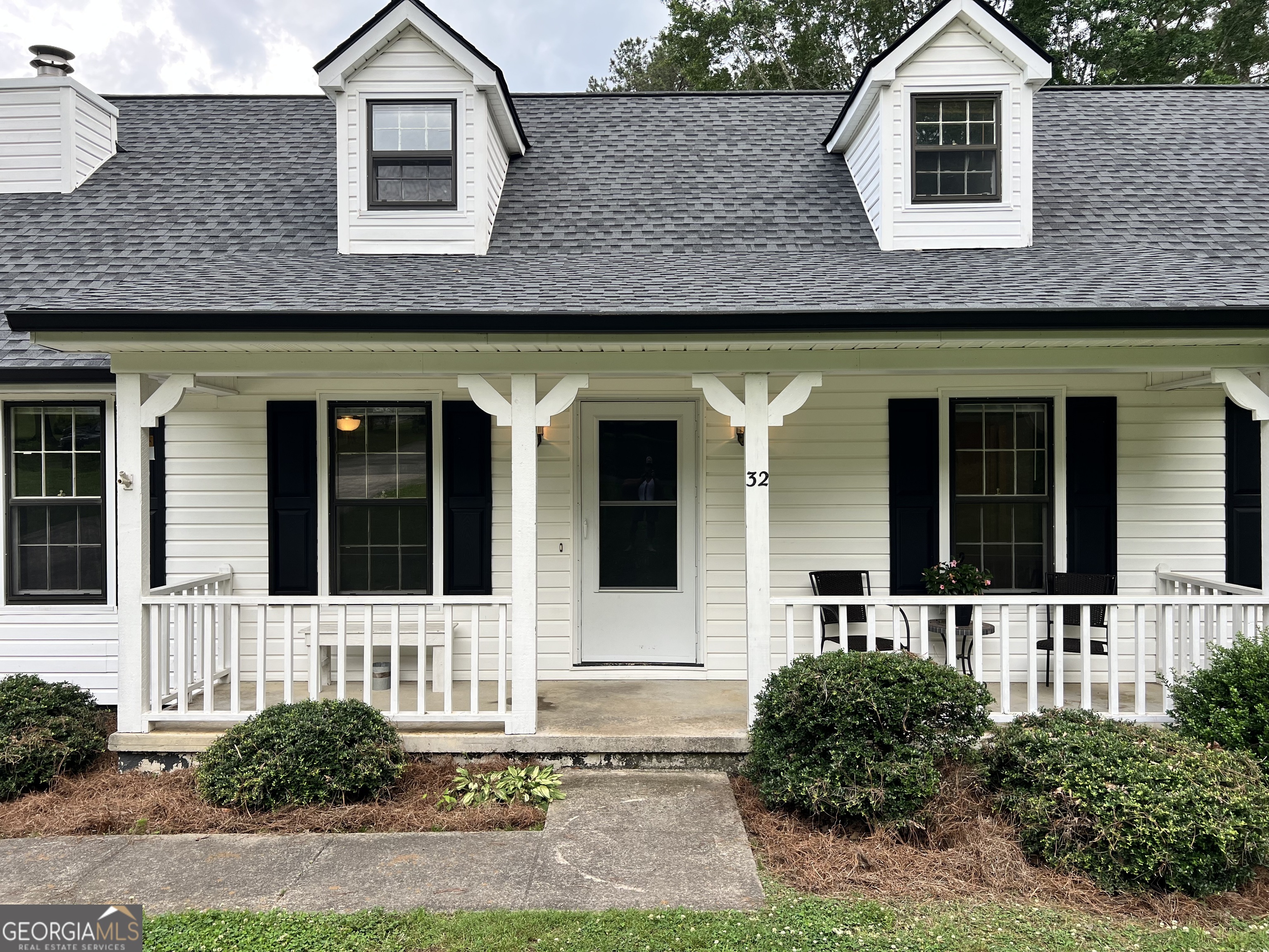 32 Ford Drive Southeast Rome, GA 30161 - Photo 2 of 49 front view of a brick house with a yard