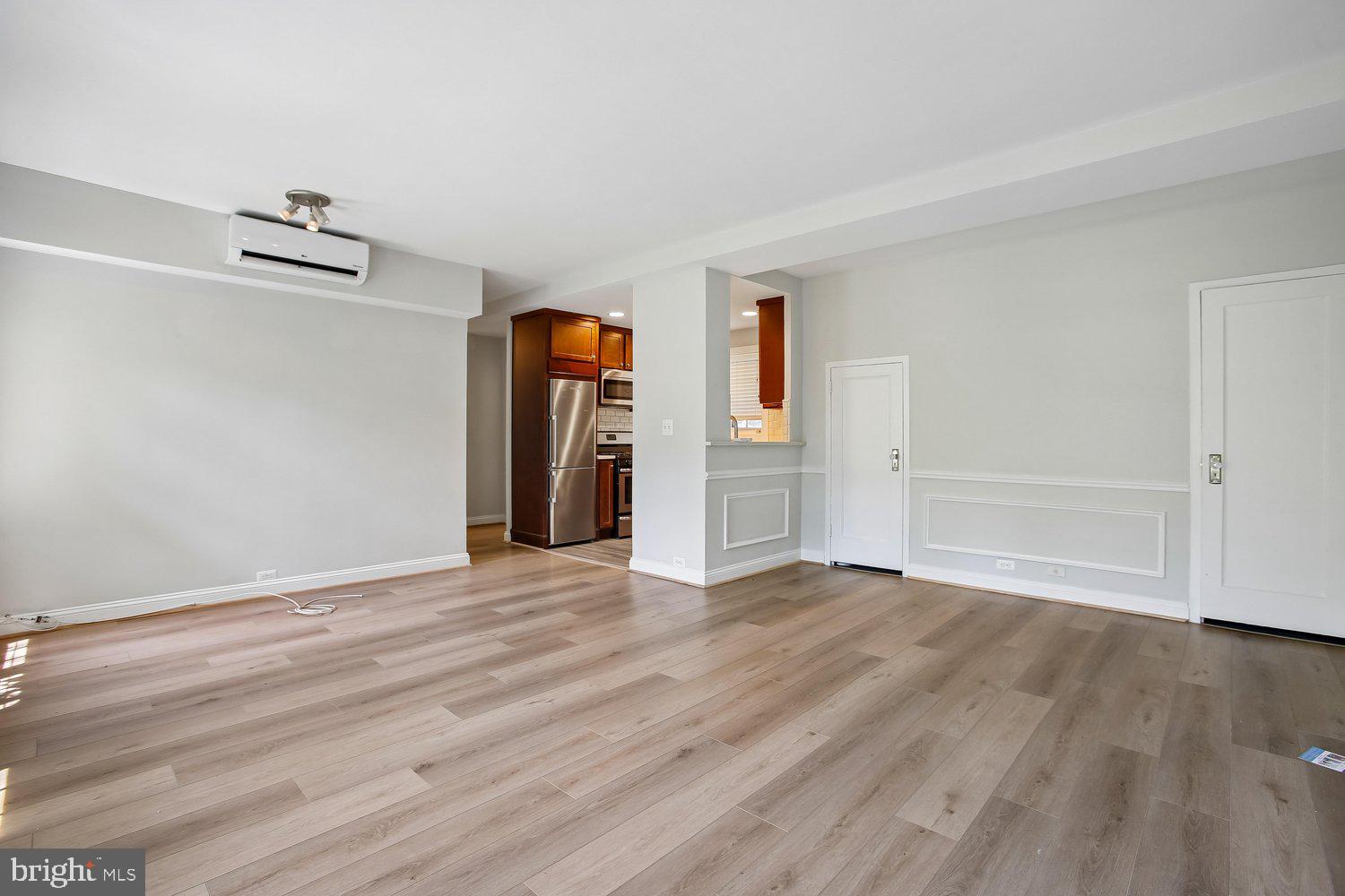 1600 Preston Road Alexandria, VA 22302 - Photo 4 of 65 Living Room