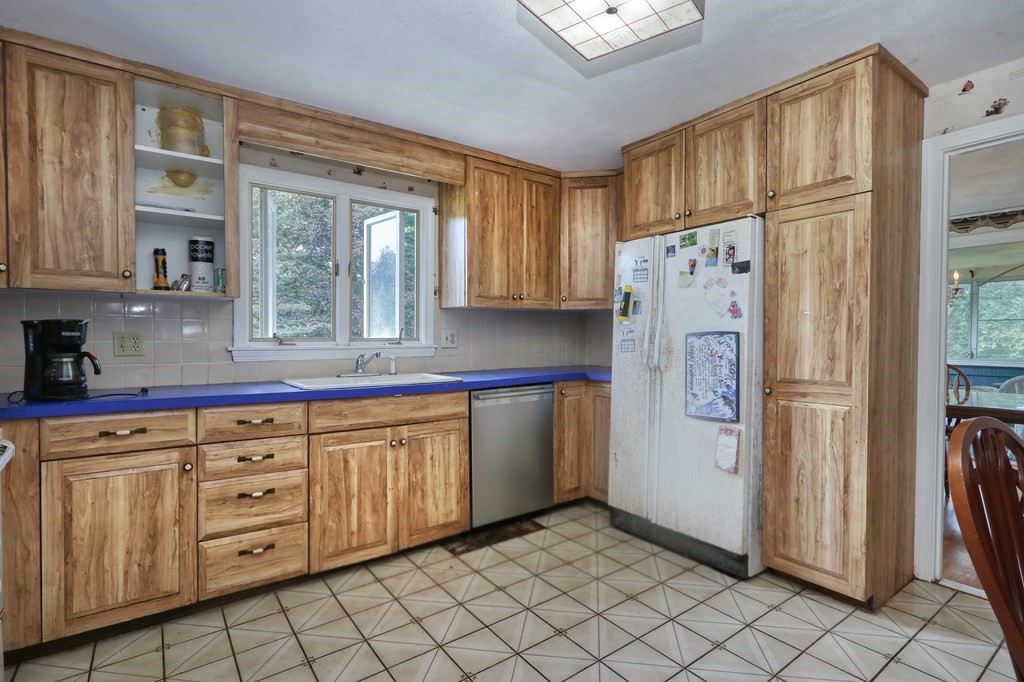 53 Phillips Brooks Road Westwood, MA 02090 - Photo 8 of 24 Gallery Image 8