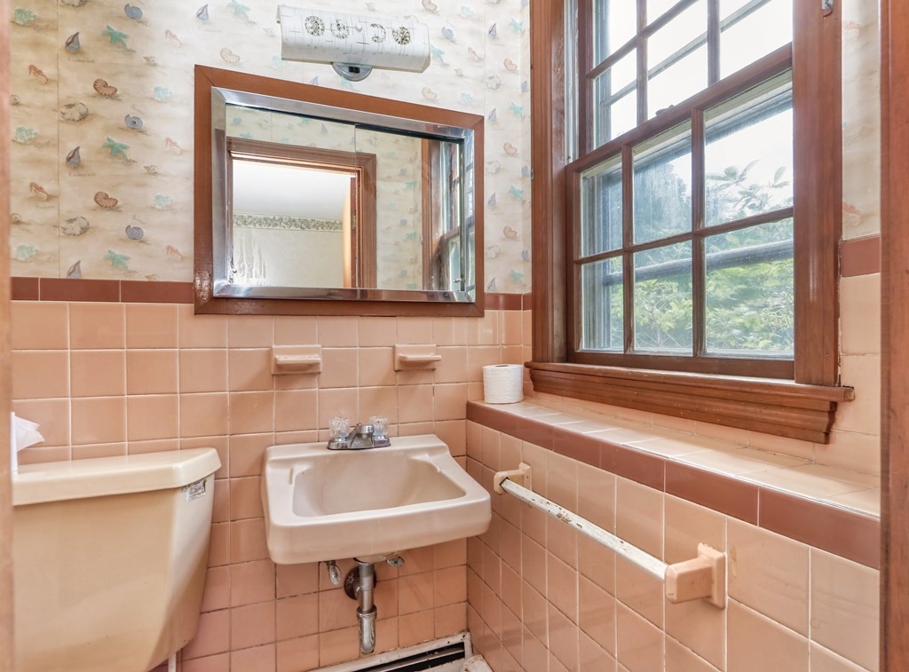 53 Phillips Brooks Road Westwood, MA 02090 - Photo 10 of 24 Gallery Image 10