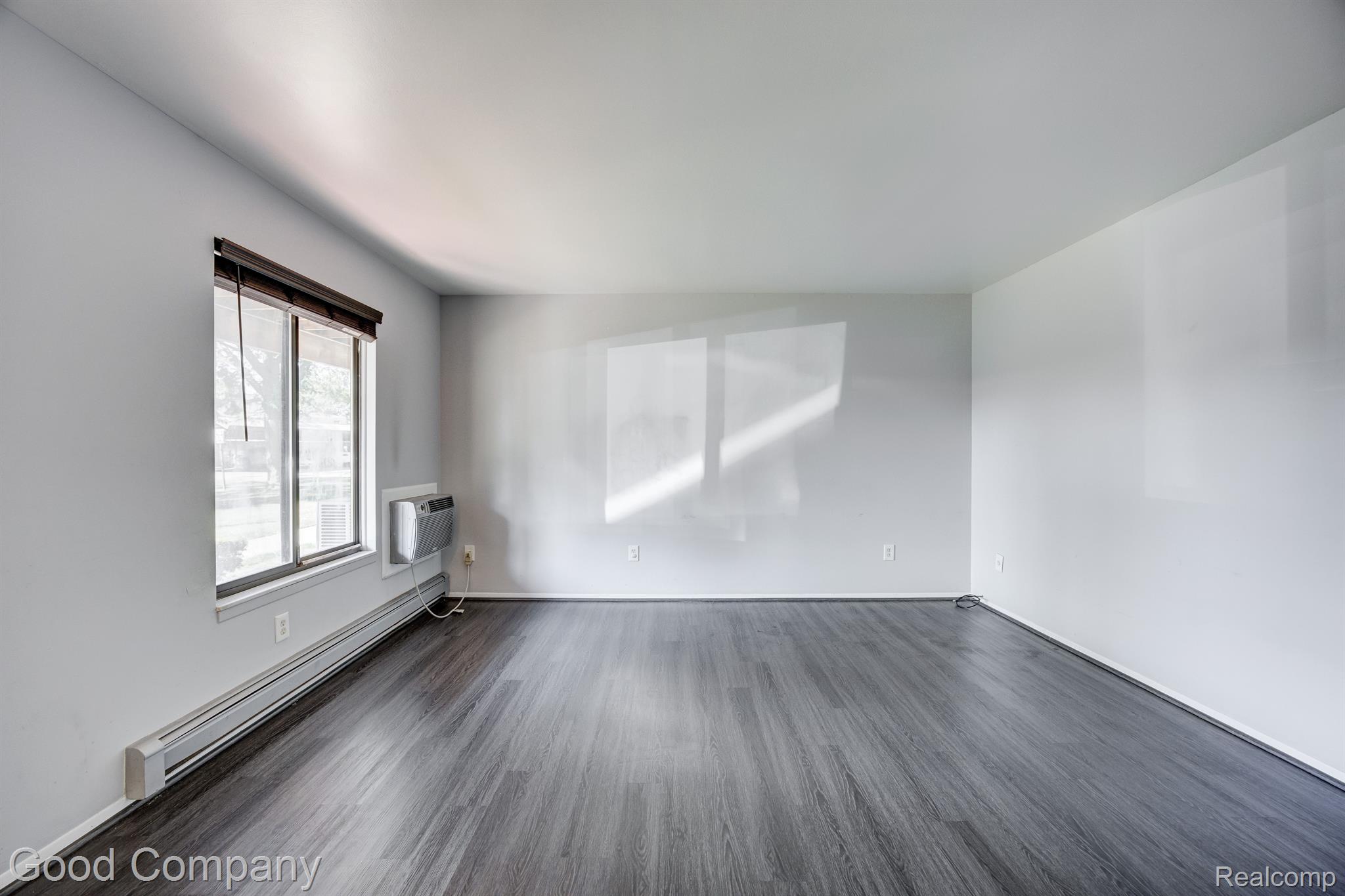30464 Utica Road Roseville, MI 48066 - Photo 2 of 21 Gallery Image 2