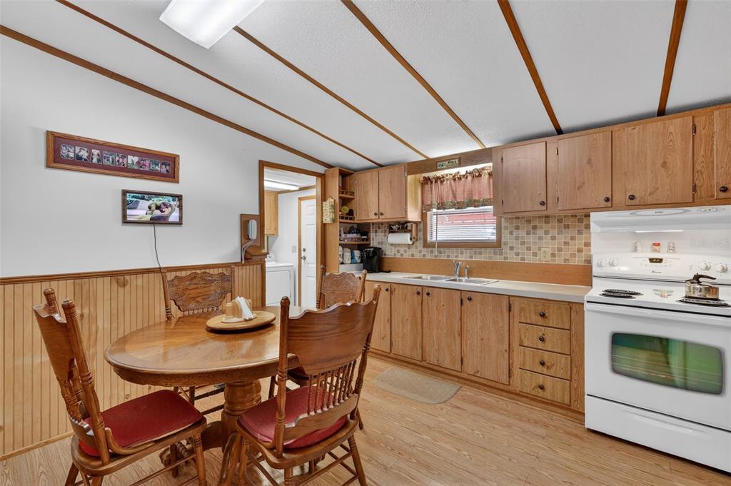 16571 Southeast 102nd Ct Road Summerfield, FL 34491 - Photo 15 of 25