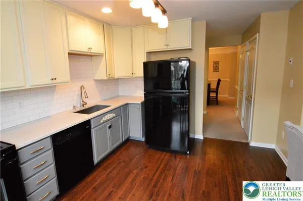 $2,600 | 4176 Bunker Hill Drive South, Coopersburg, PA 18036