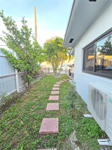 $1,500 | 5020 East 10th Avenue, Hialeah, FL 33013