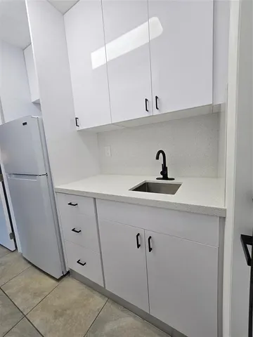 $1,500 | 5020 East 10th Avenue, Hialeah, FL 33013