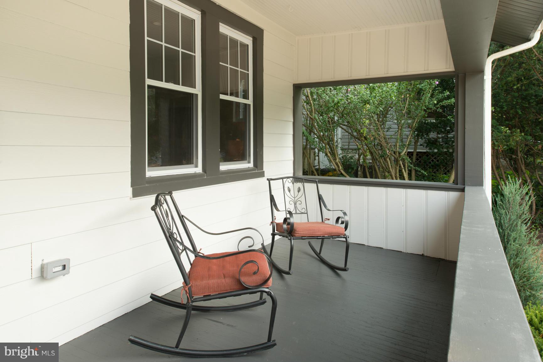 707 Hollen Road Baltimore, MD 21212 - Photo 20 of 30 Covered Front Porch!